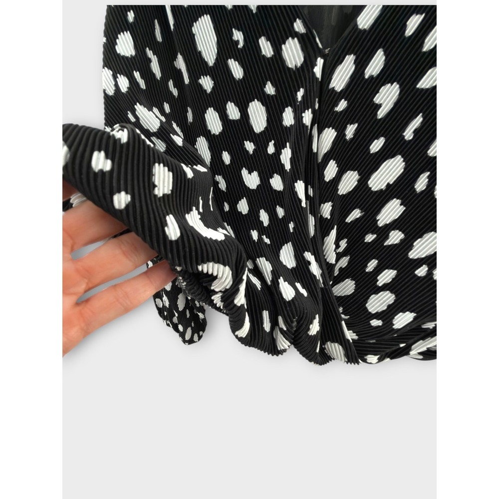 ASTR The Label Ribbed Dalmatian Wrap Blouse Surplice Women's Size M Black White - Picture 9 of 14